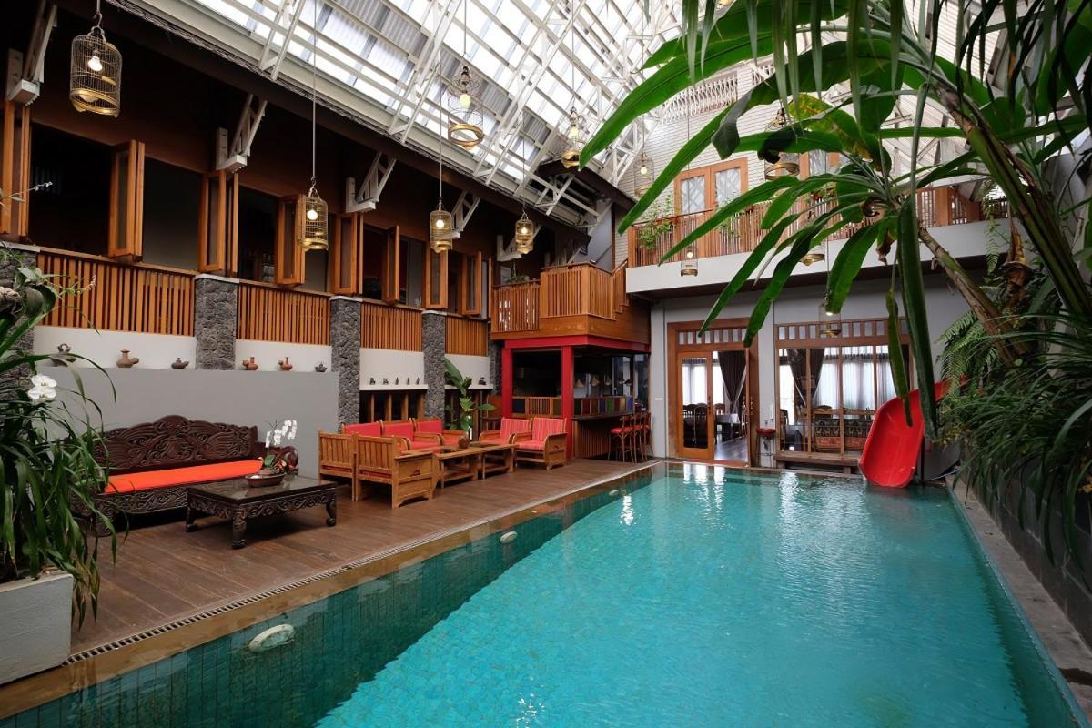 Rumah Stroberi Organic Farm & Family Lodge Lembang Exterior photo