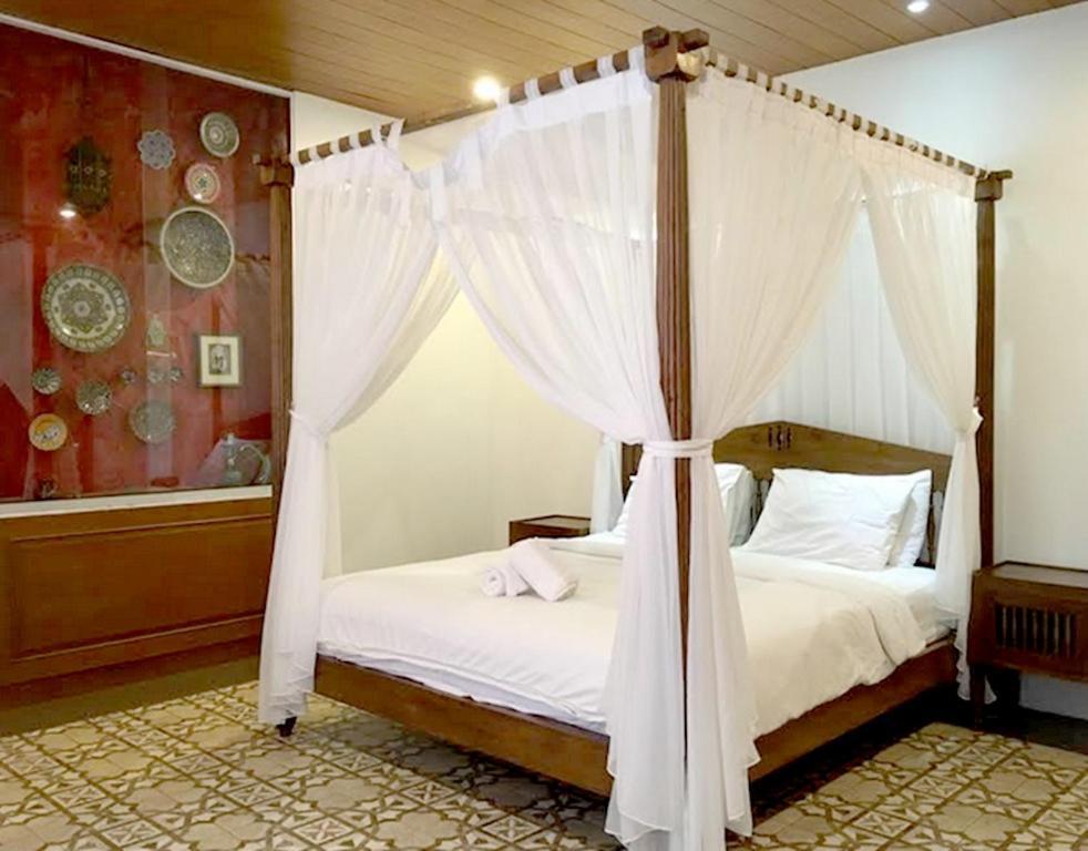 Rumah Stroberi Organic Farm & Family Lodge Lembang Exterior photo