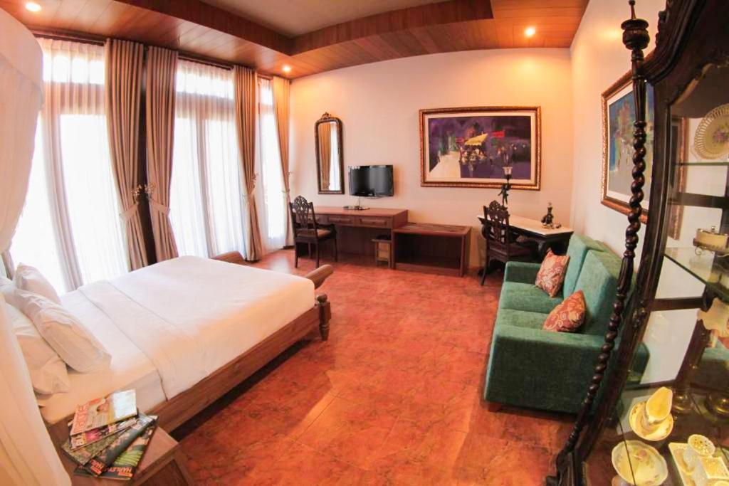 Rumah Stroberi Organic Farm & Family Lodge Lembang Exterior photo