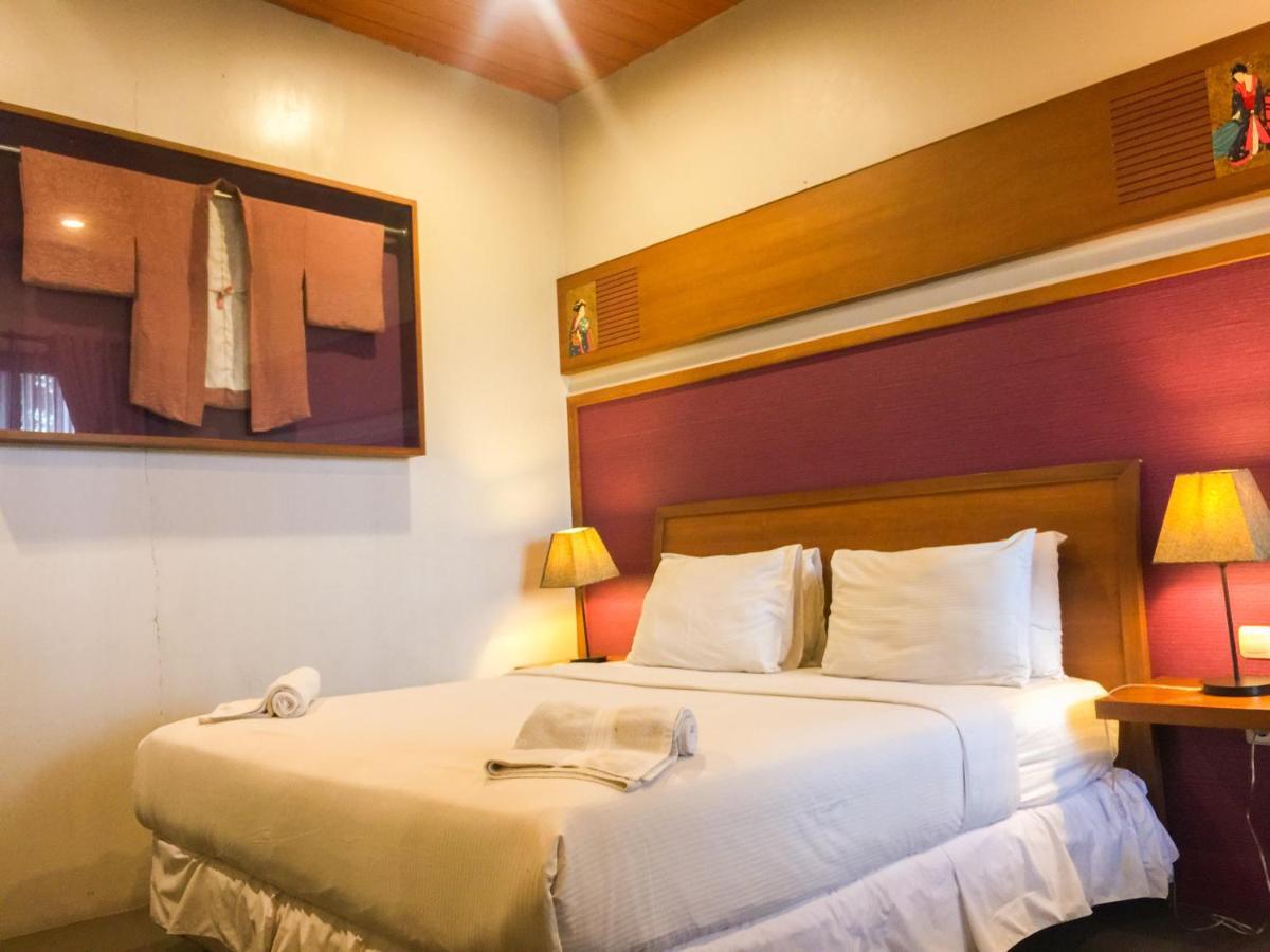 Rumah Stroberi Organic Farm & Family Lodge Lembang Exterior photo