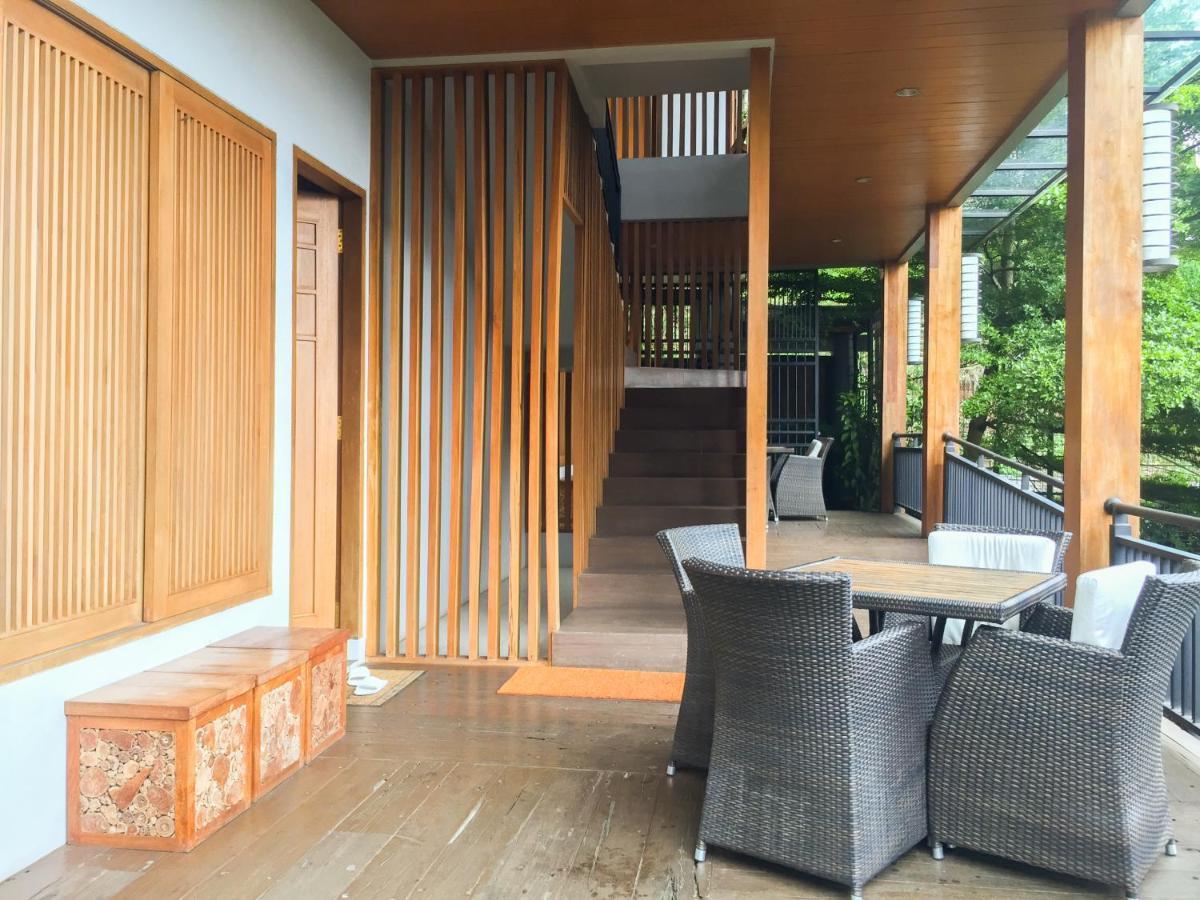 Rumah Stroberi Organic Farm & Family Lodge Lembang Exterior photo