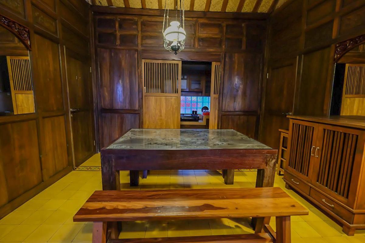 Rumah Stroberi Organic Farm & Family Lodge Lembang Exterior photo