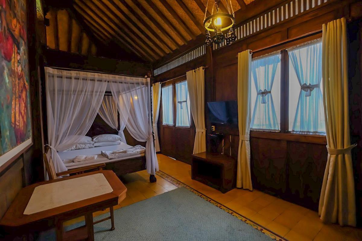 Rumah Stroberi Organic Farm & Family Lodge Lembang Exterior photo