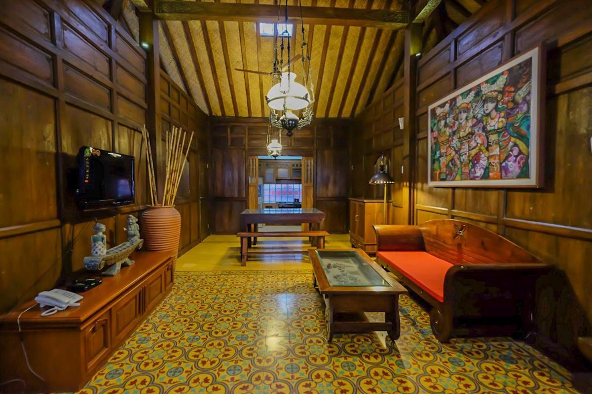 Rumah Stroberi Organic Farm & Family Lodge Lembang Exterior photo