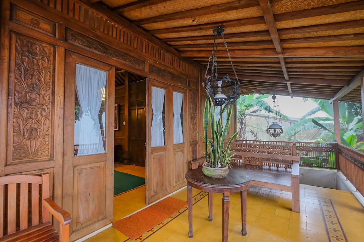 Rumah Stroberi Organic Farm & Family Lodge Lembang Exterior photo